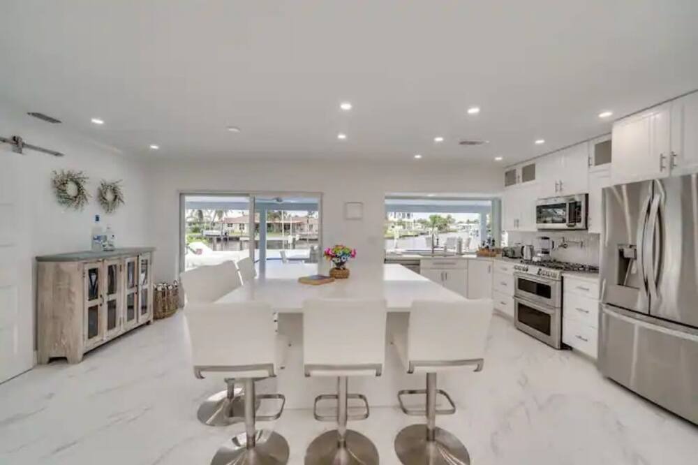 Photo of Kitchen in Cypress Lakes