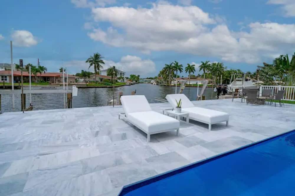 Photo of Outdoor in Cypress Lakes
