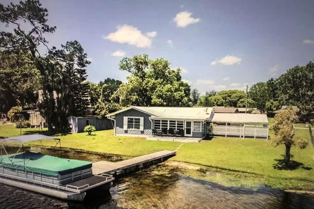 Photo of Outdoor in Lake Padgett Estates