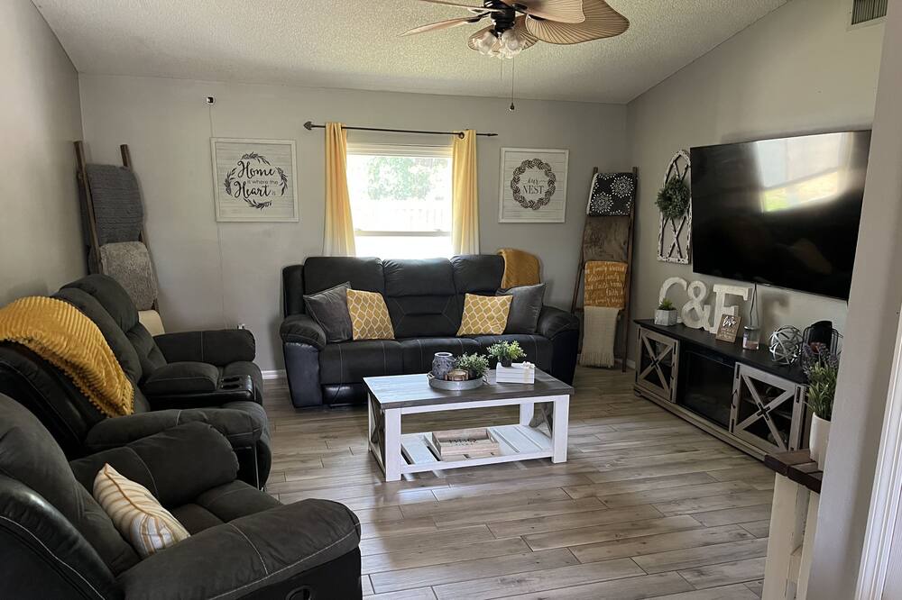 Photo of Livingroom in Port Saint John