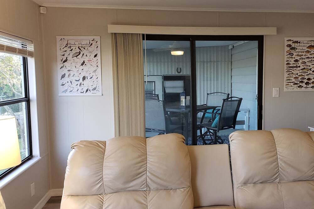 Photo of Livingroom in Taylor Creek