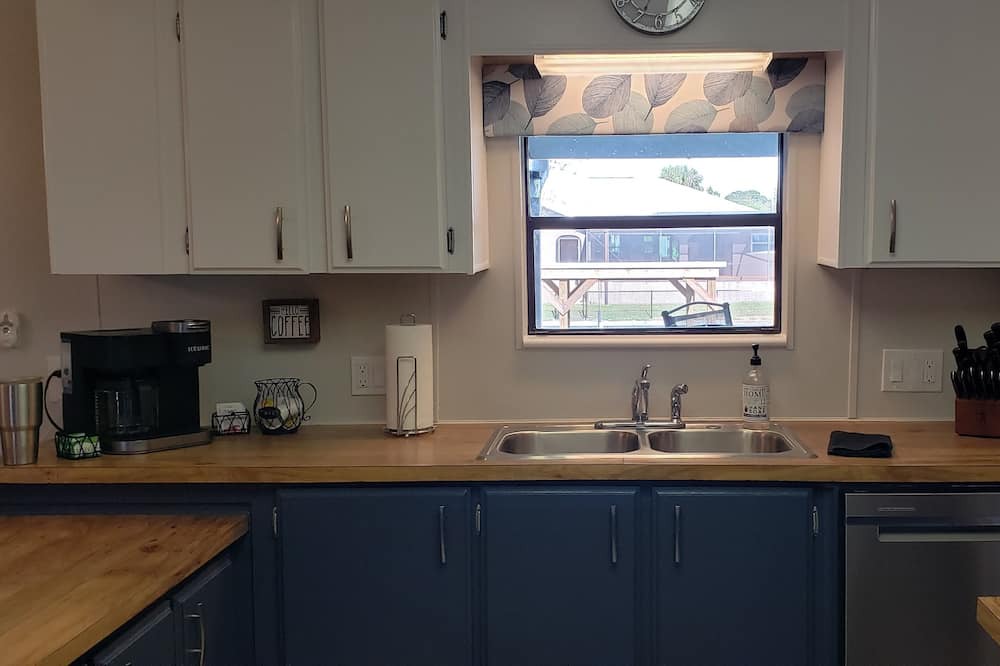 Photo of Kitchen in Taylor Creek