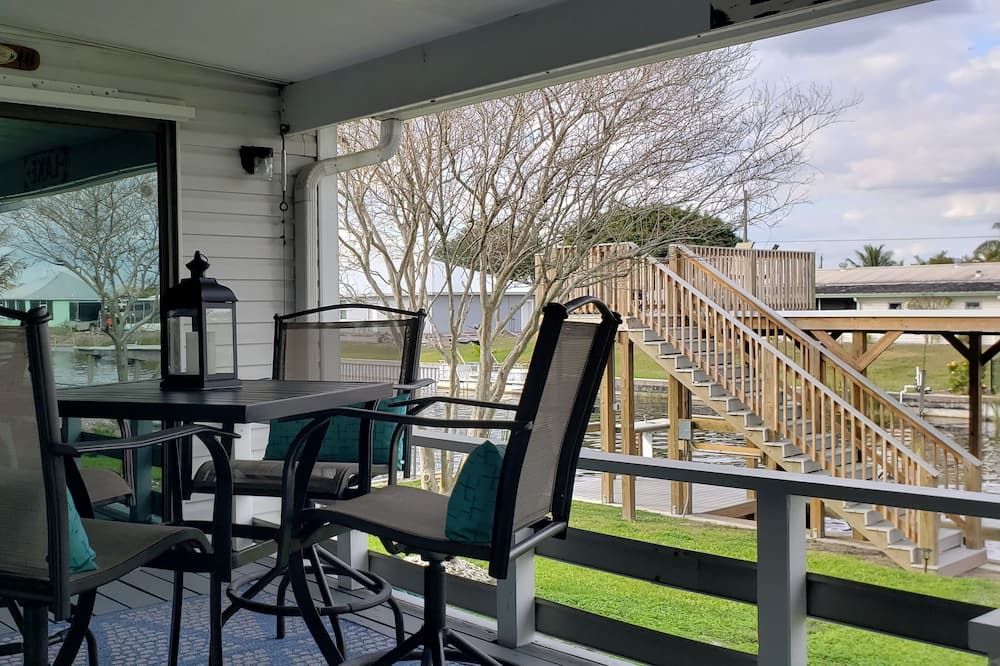 Photo of Patio Balcony in Taylor Creek