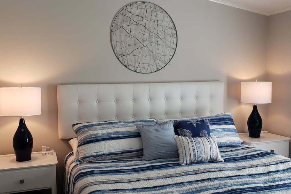Photo of Bedroom in Taylor Creek