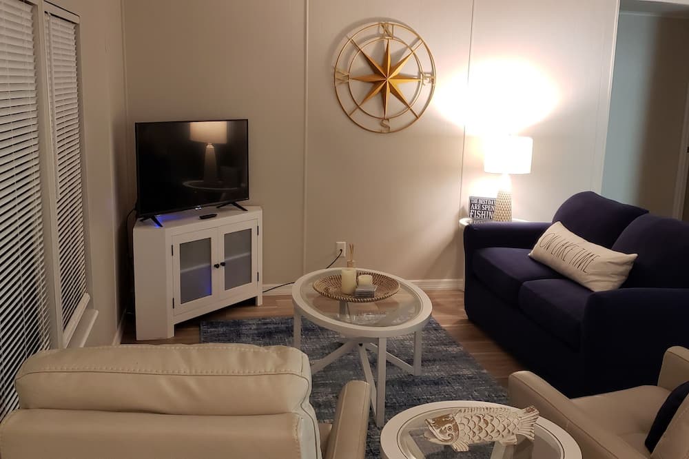 Photo of Livingroom in Taylor Creek