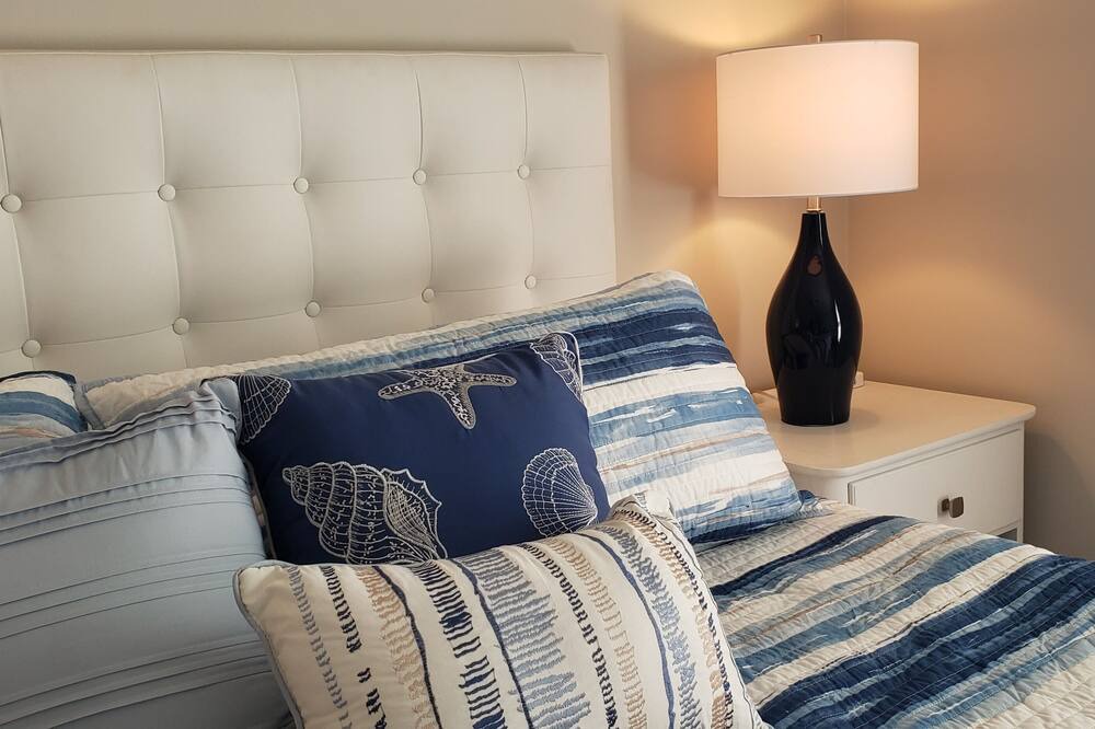 Photo of Bedroom in Taylor Creek