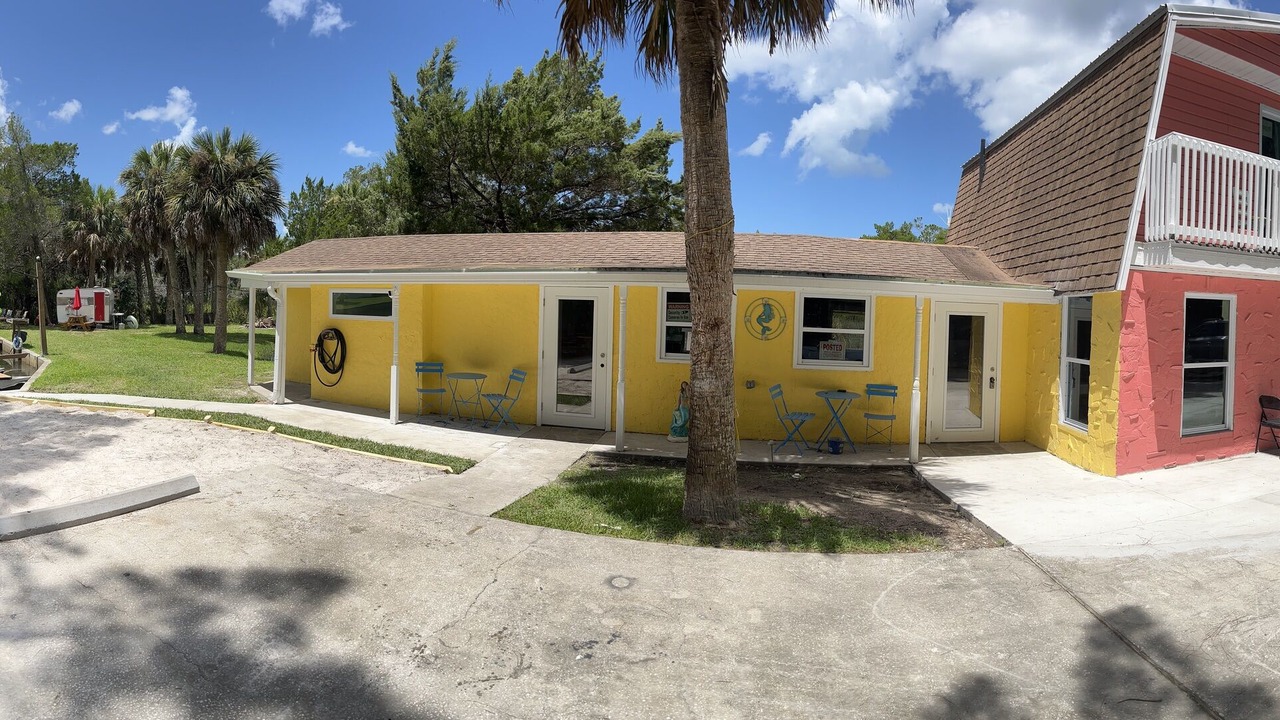 Photo of Outdoor in Weeki Wachee Gardens