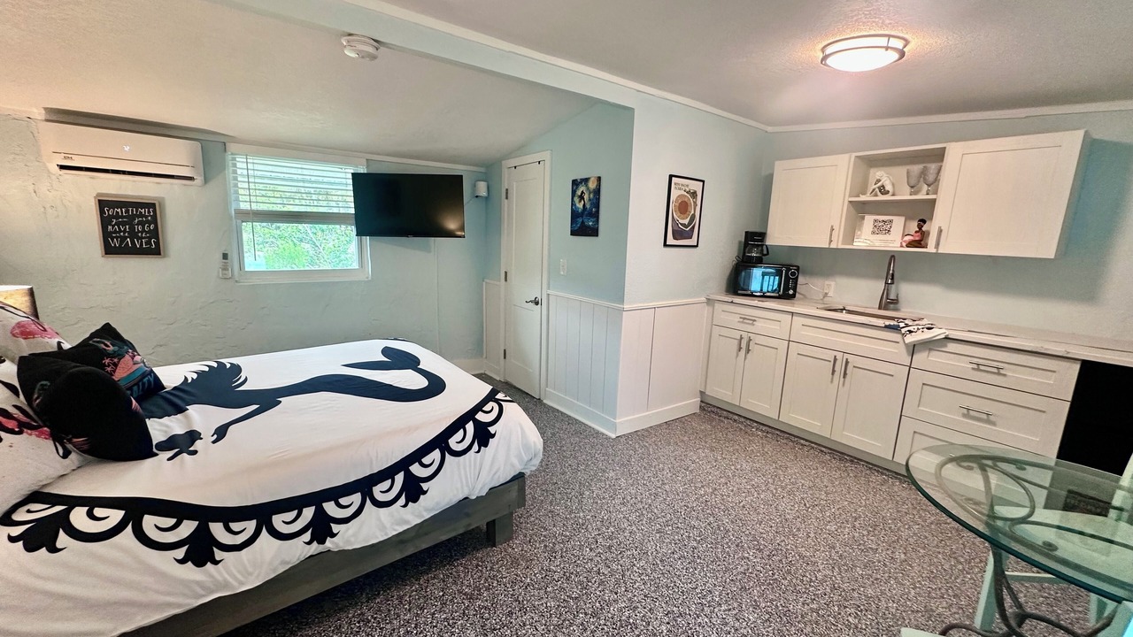 Photo of Bedroom in Weeki Wachee Gardens