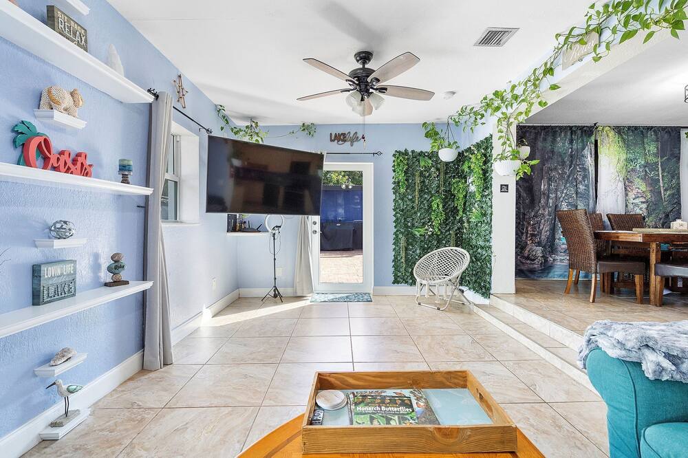 Photo of Livingroom in West Park