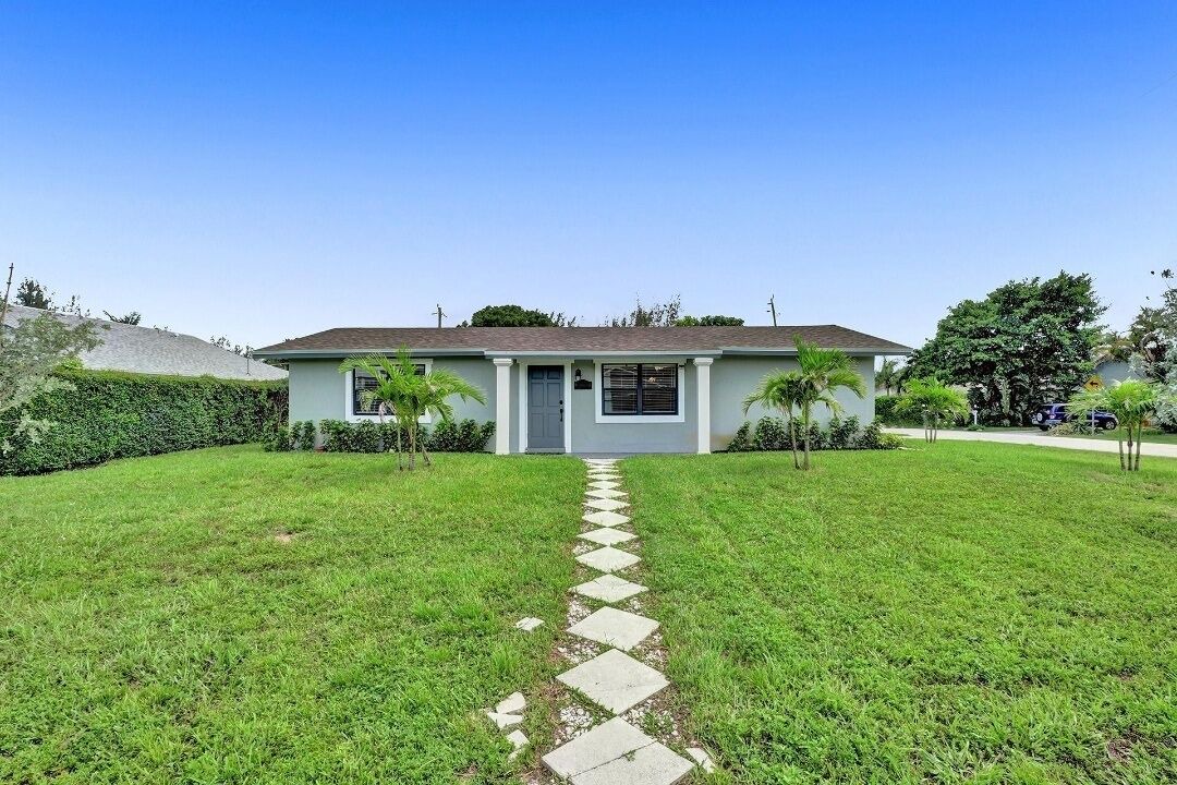 Photo of Outdoor in Sandalfoot Cove