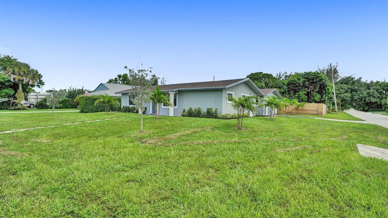 Photo of Outdoor in Sandalfoot Cove