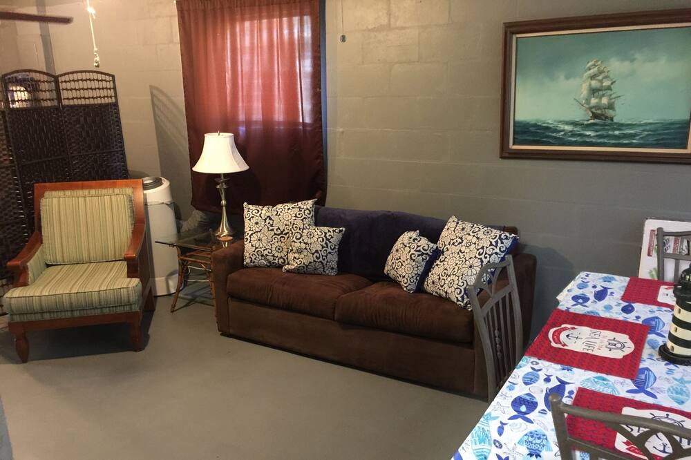 Photo of Livingroom in Gulf Coast Acres