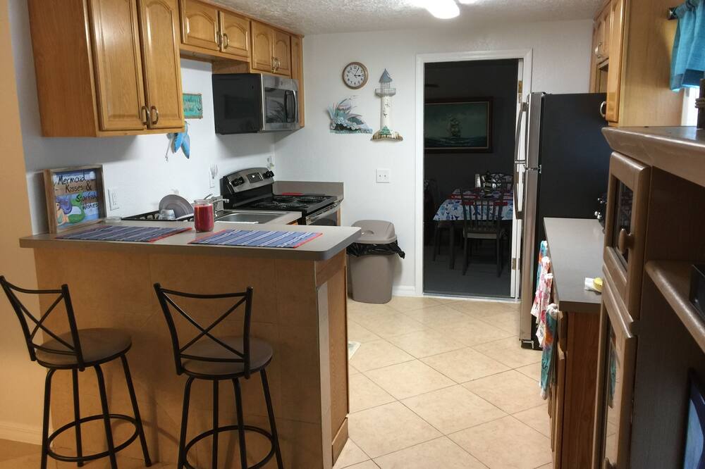 Photo of Kitchen in Gulf Coast Acres