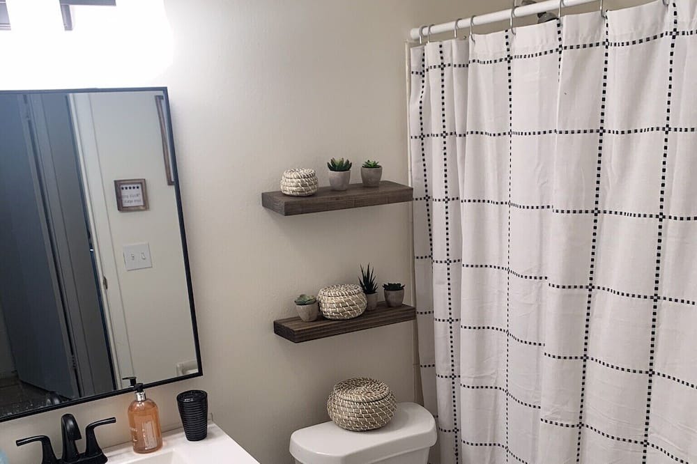 Photo of Bathroom in Fairvilla