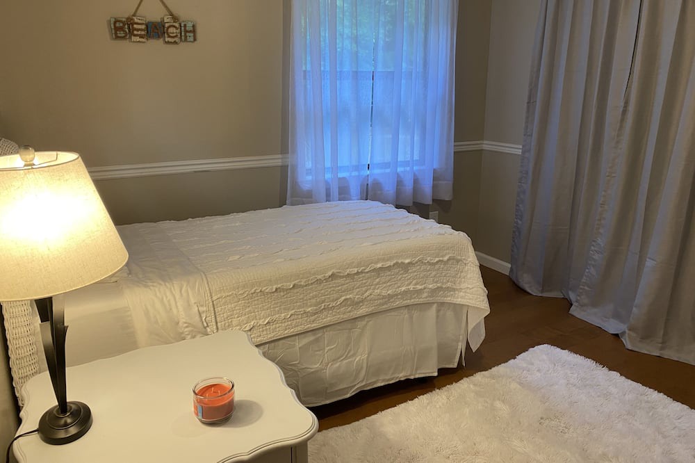Photo of Bedroom in De Funiak Springs