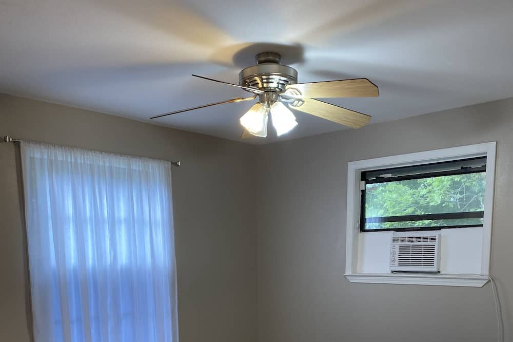 Photo of Bedroom in De Funiak Springs