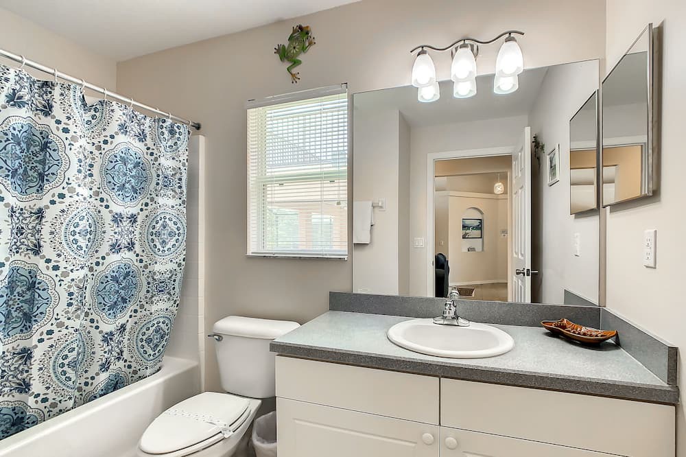Photo of Bathroom in Lake Wilson Preserve
