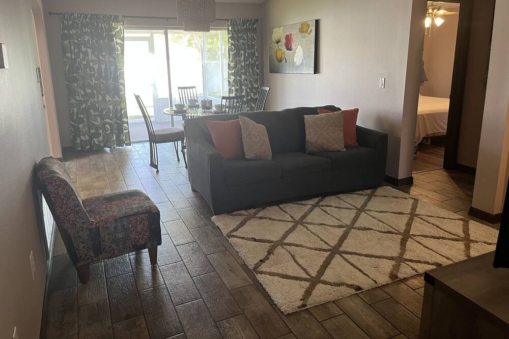 Photo of Livingroom in Plant City