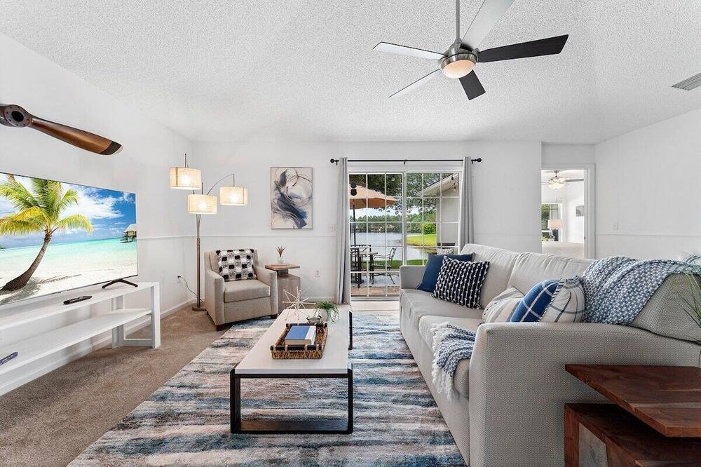 Photo of Livingroom in Sandalwood
