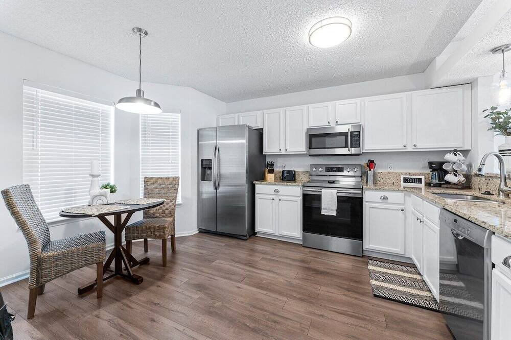 Photo of Kitchen in Sandalwood