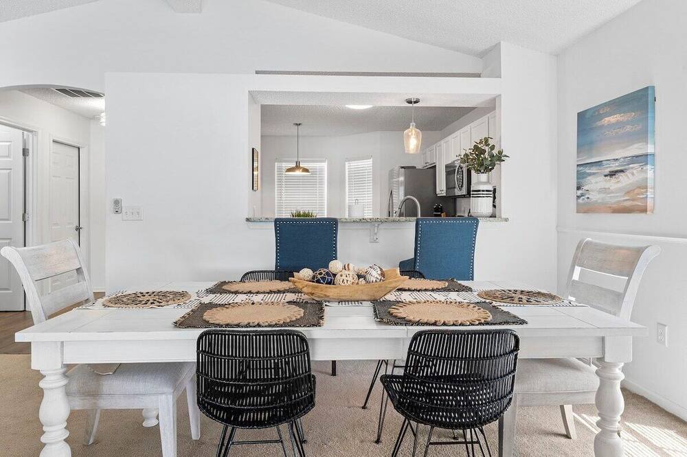 Photo of Kitchen in Sandalwood