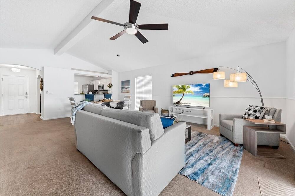 Photo of Livingroom in Sandalwood