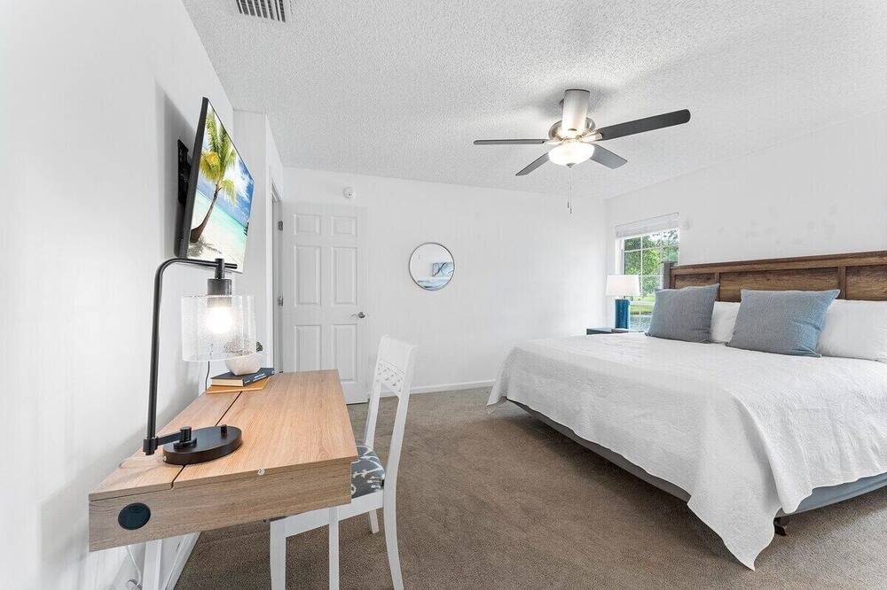 Photo of Bedroom in Sandalwood