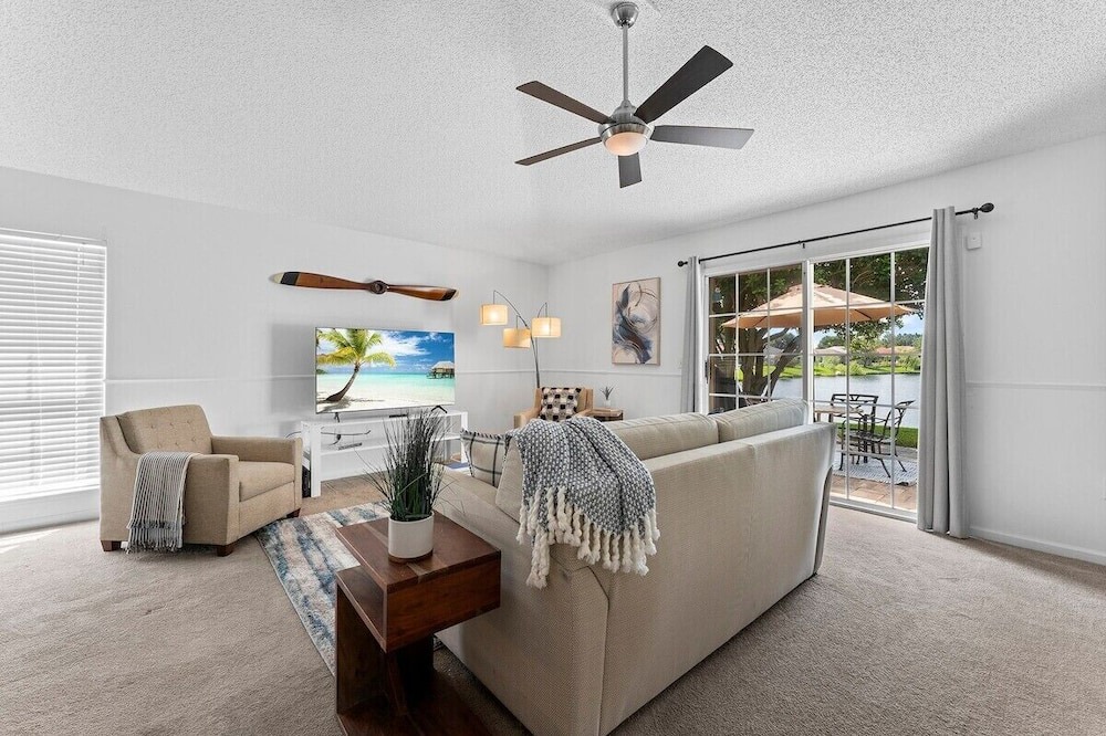 Photo of Livingroom in Sandalwood