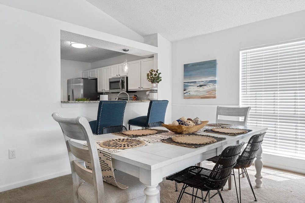 Photo of Kitchen in Sandalwood