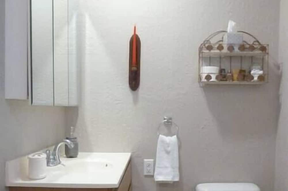 Photo of Bathroom in Micanopy