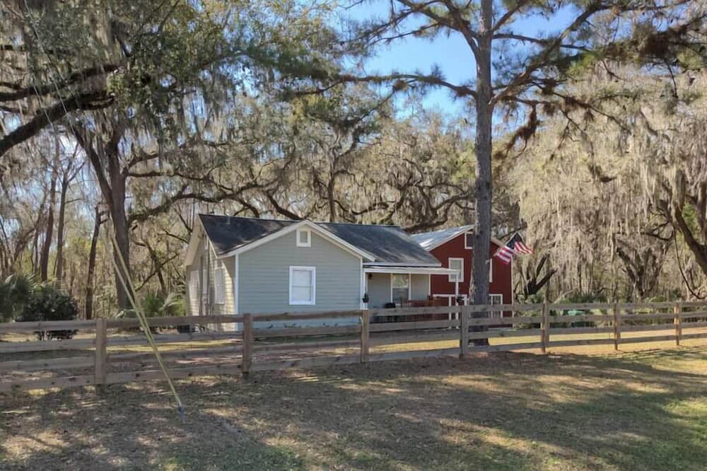 Photo of Others in Micanopy