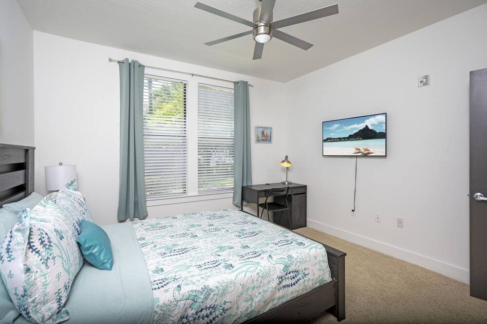 Photo of Bedroom in North Hyde Park