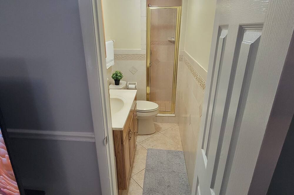 Photo of Bathroom in Azalea Park