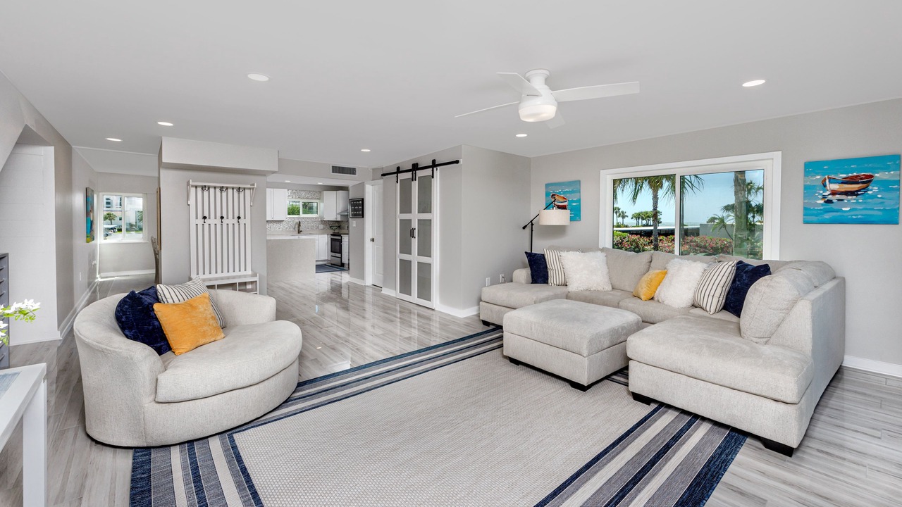 Photo of Livingroom in Sand Key