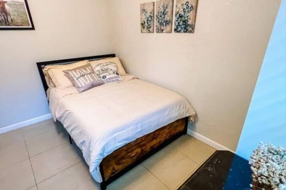 Photo of Bedroom in Riverside Park