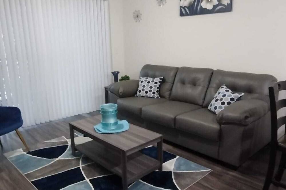 Photo of Livingroom in Briarcliff Heights