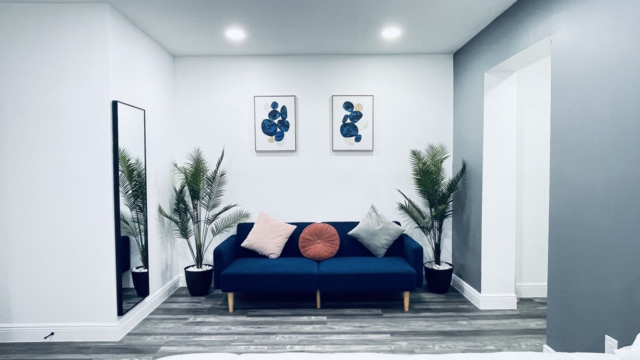 Photo of Livingroom in Bearss Plaza