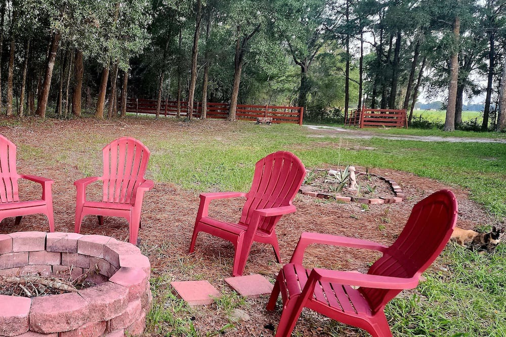 Photo of Outdoor in Bell