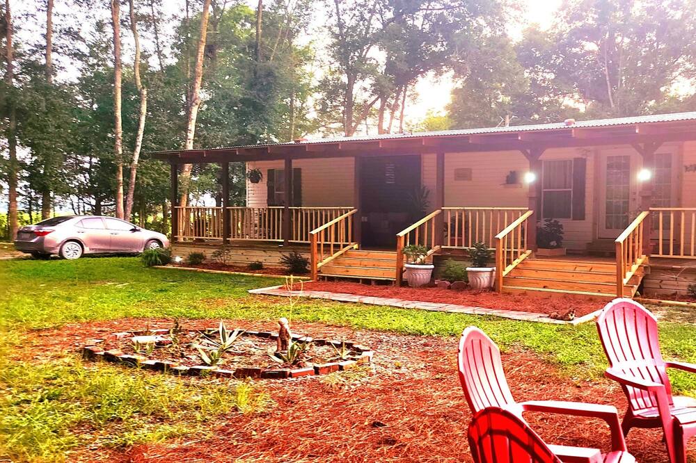 Photo of Outdoor in Bell