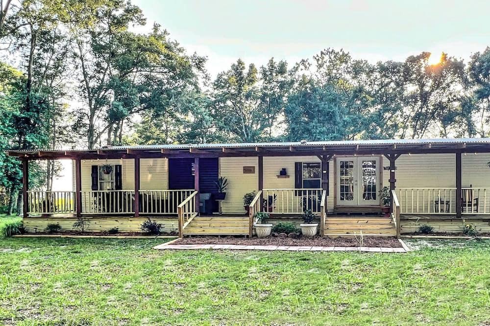 Photo of Outdoor in Bell