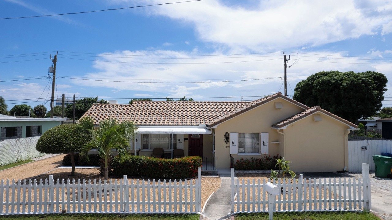 Photo of Outdoor in Riviera Beach