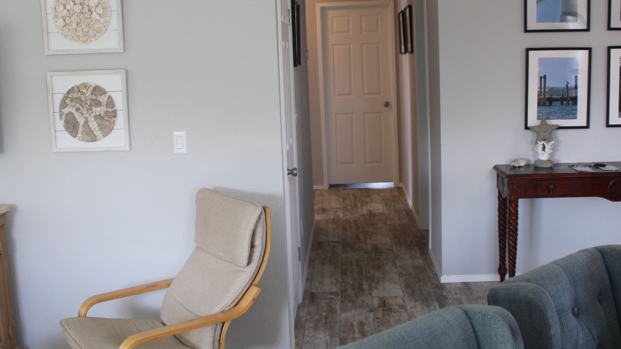 Photo of Livingroom in Pine Island Center