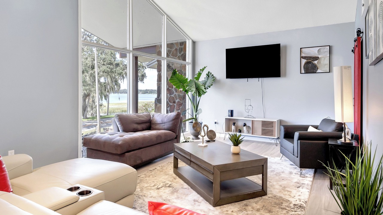 Photo of Livingroom in Auburndale