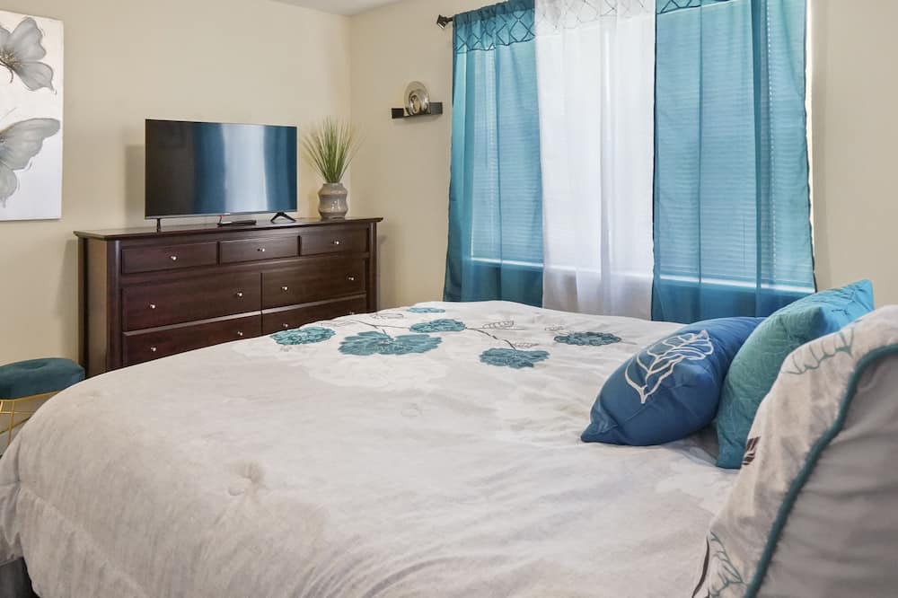 Photo of Bedroom in Riviera Beach