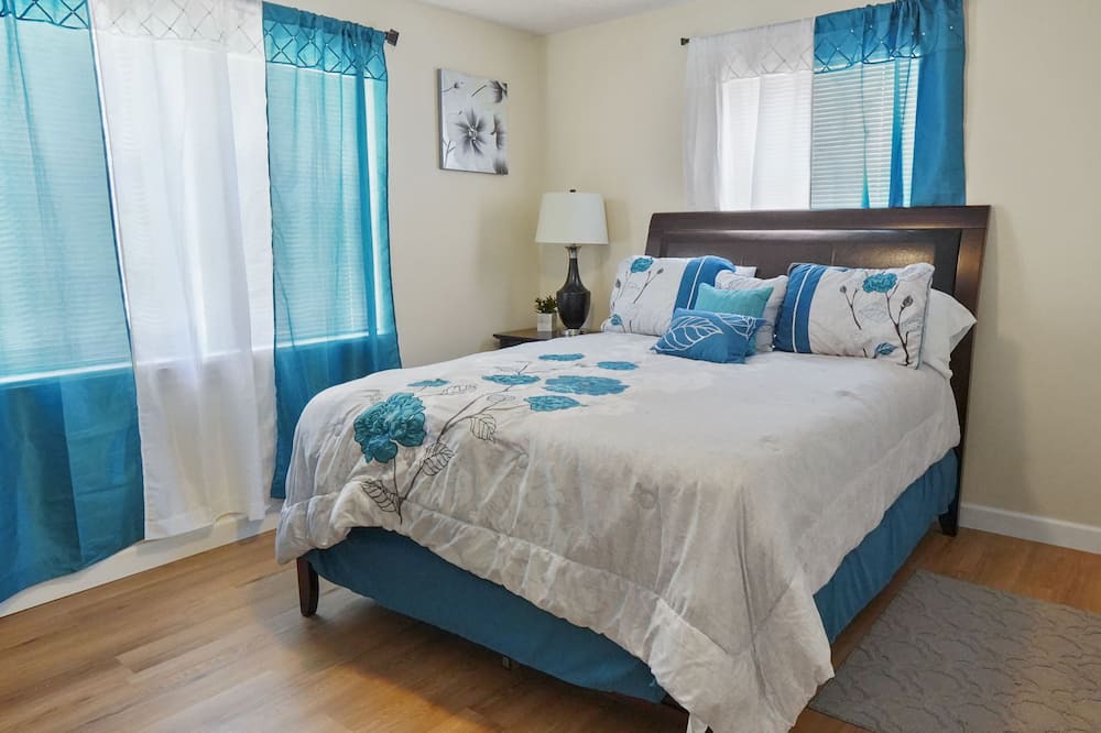 Photo of Bedroom in Riviera Beach