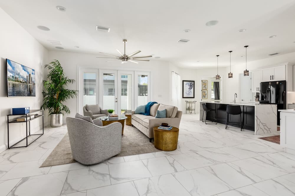 Photo of Livingroom in Ballast Point