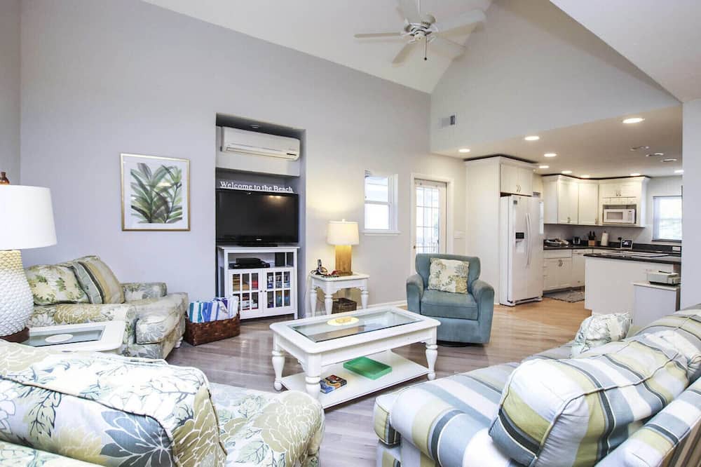 Photo of Livingroom in Captiva