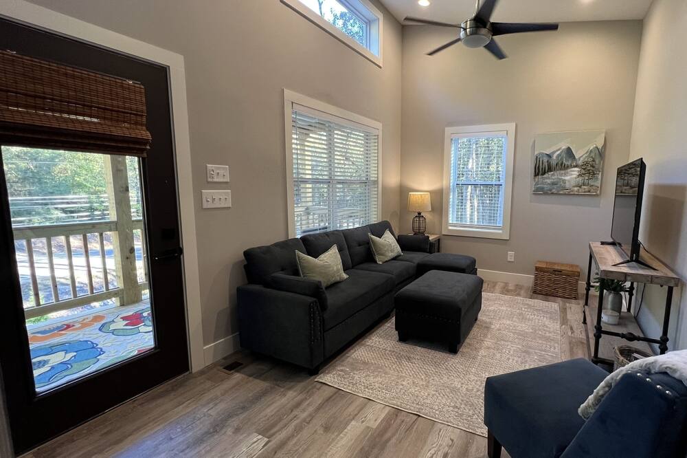 Photo of Livingroom in Lenoir City
