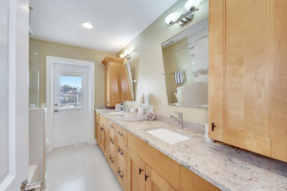 Photo of Bathroom in Coquina Key