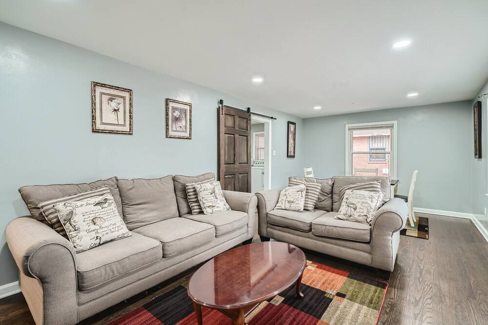 Photo of Livingroom in Sylvan Hills